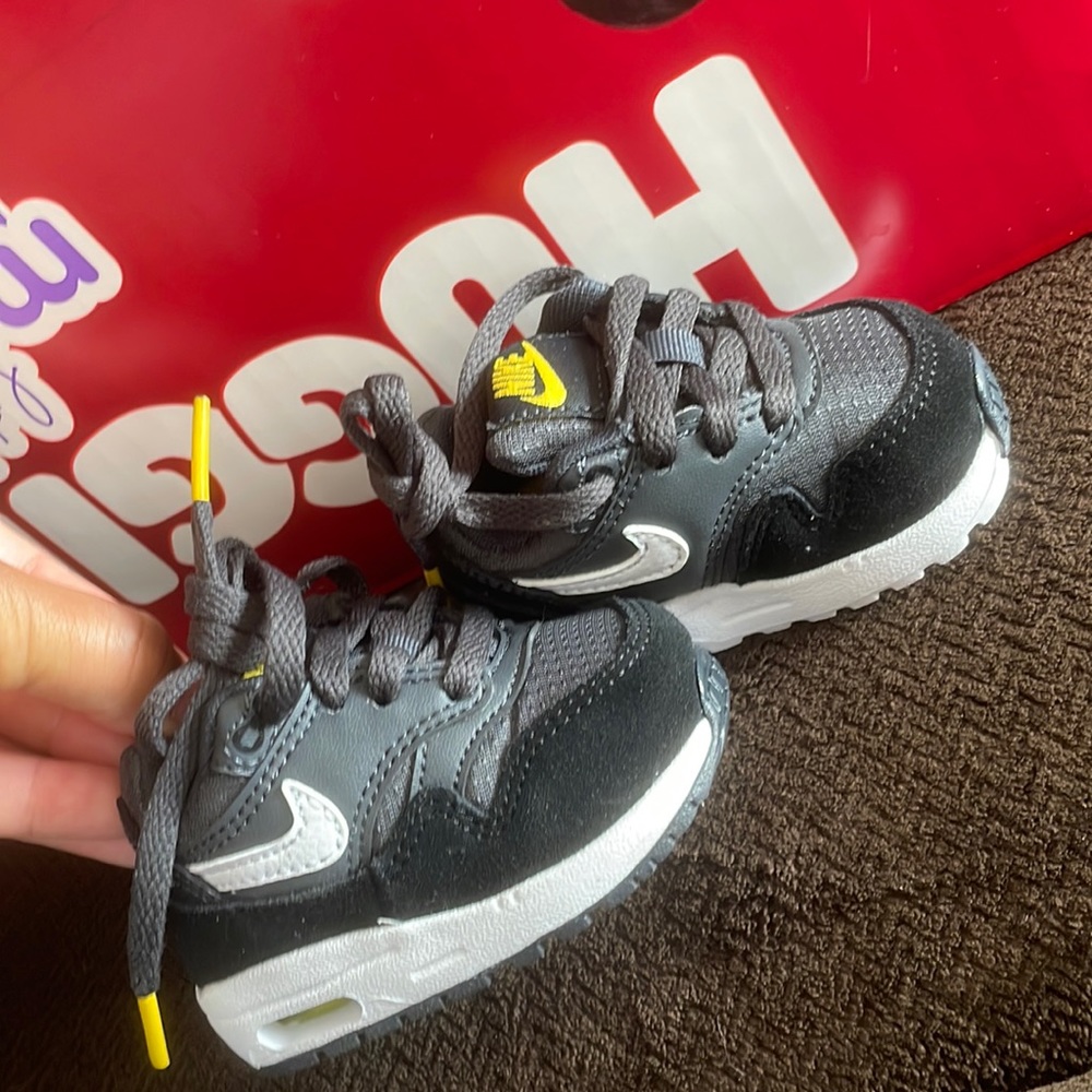 Infant air Max 1 size 2c